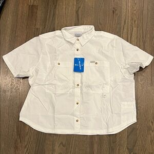 Columbia Women’s White Short Sleeve Button Down Shirt